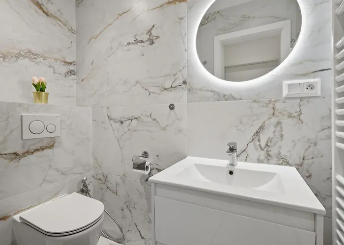 Moderny Prezidentsky Vedla Palaca S Vyhladom Séjour chez l'habitant *